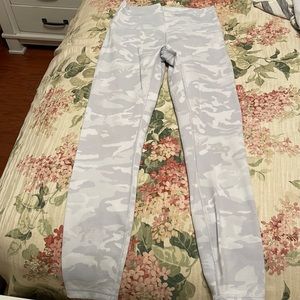 white lululemon leggings